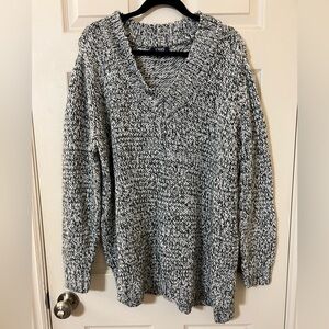 Chaps Black and White V-Neck Sweater